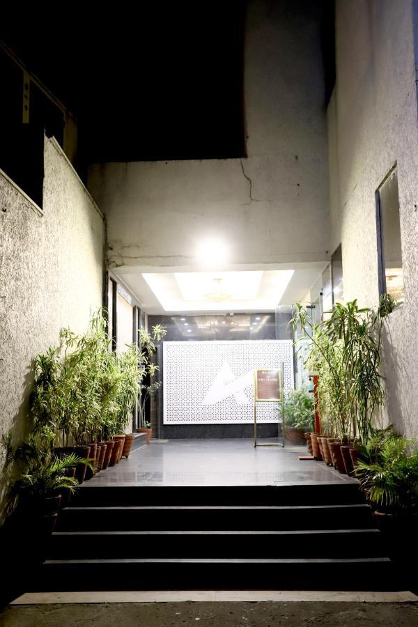 Hotel Blue Pearl Bhopal Exteriör bild