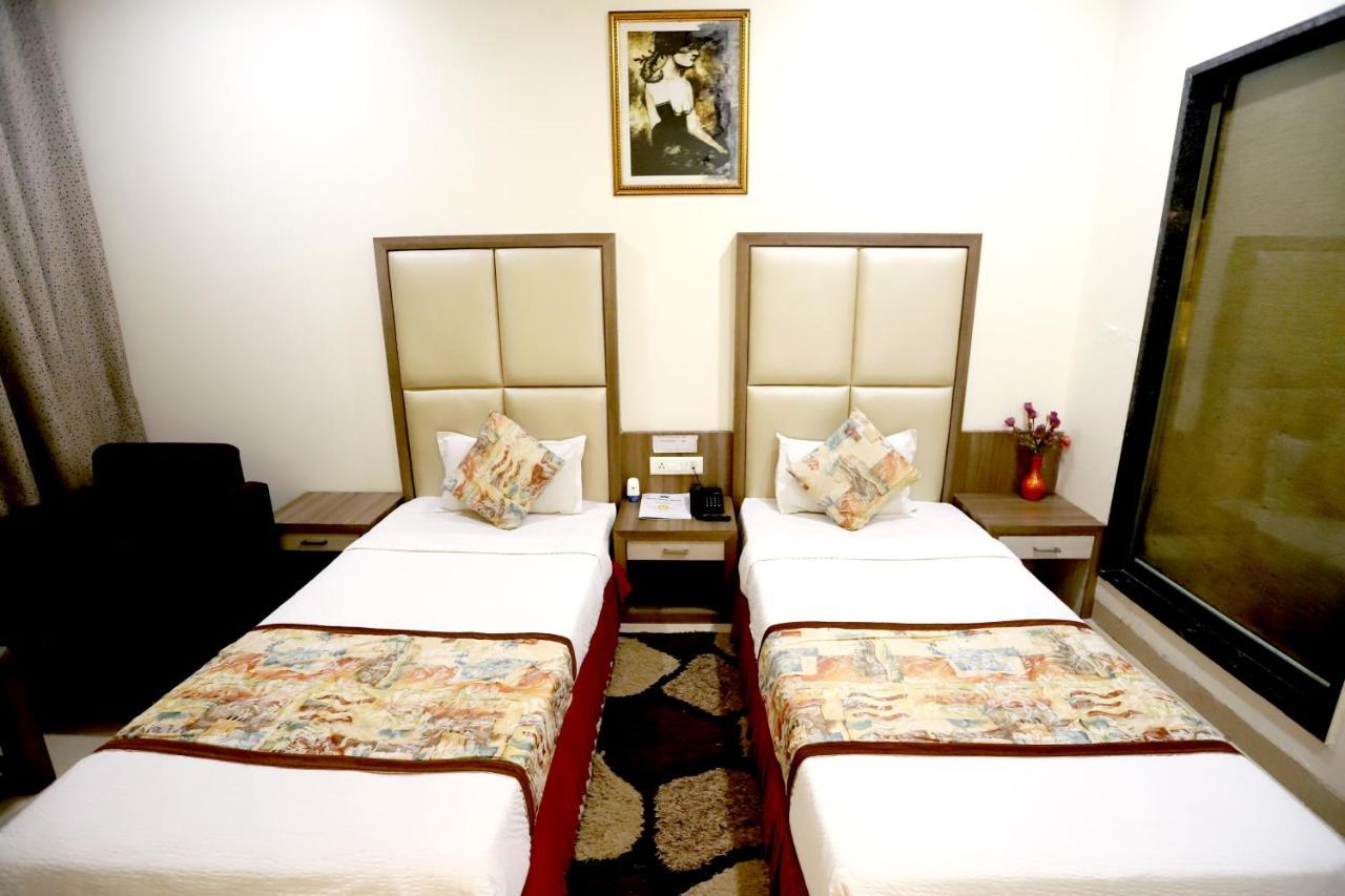 Hotel Blue Pearl Bhopal Exteriör bild