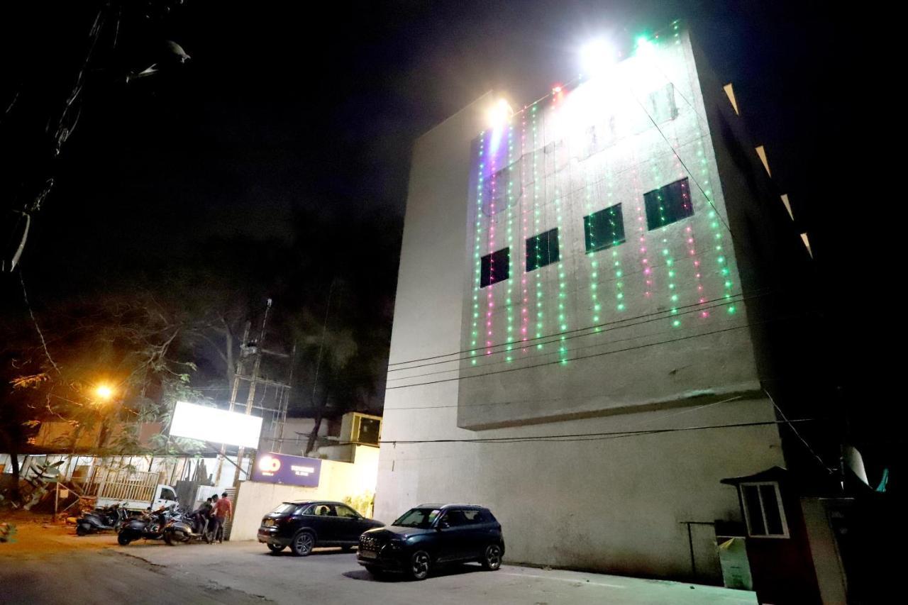 Hotel Blue Pearl Bhopal Exteriör bild