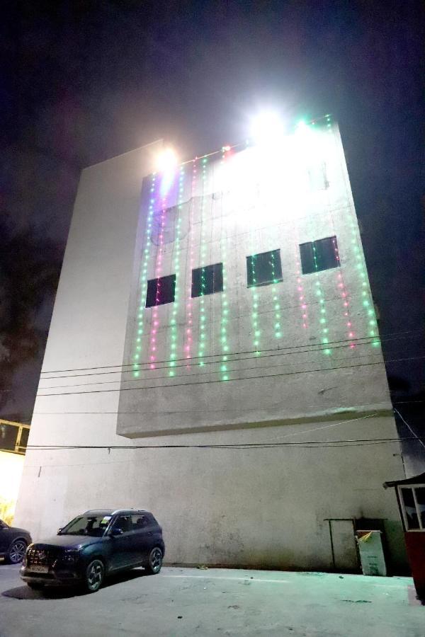 Hotel Blue Pearl Bhopal Exteriör bild