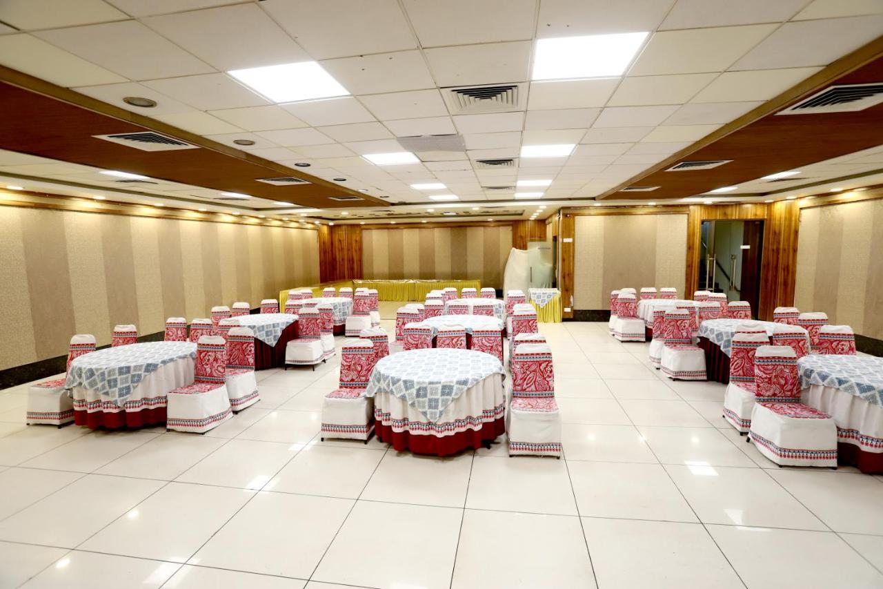 Hotel Blue Pearl Bhopal Exteriör bild