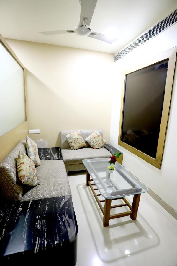 Hotel Blue Pearl Bhopal Exteriör bild