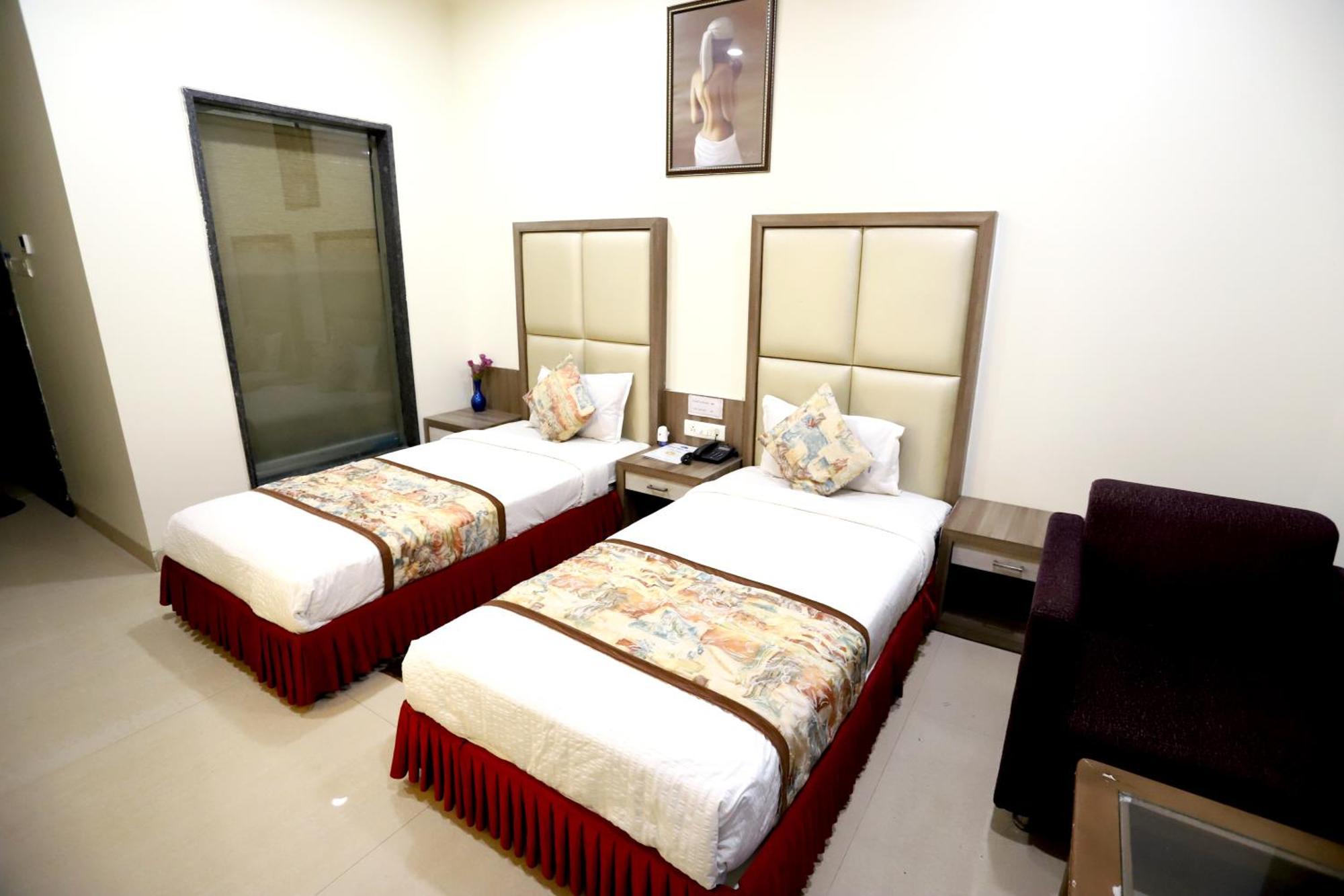Hotel Blue Pearl Bhopal Exteriör bild